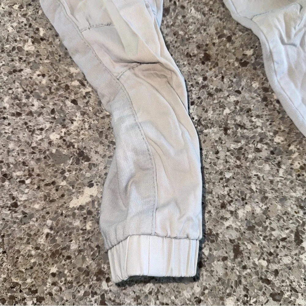 Cat & Jack l Light Gray Kids Jogger Pants l Boy’s Size: 3T - Picture 8 of 10